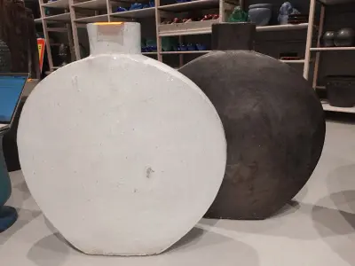 2x Terracotta vaas – kavel bij Openbare Verkopen, Waregem