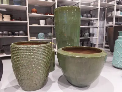 4x Diverse terracotta bloempot / poef / vaas – kavel bij Openbare Verkopen, Waregem