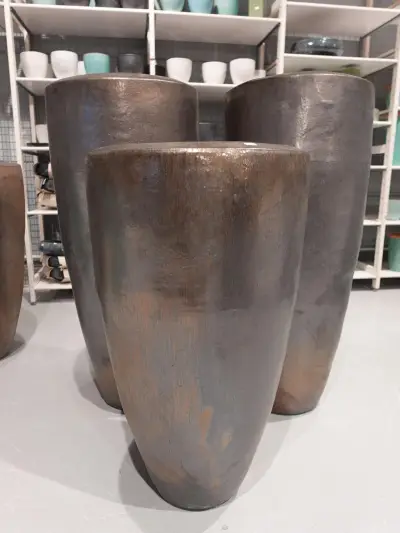 3x Vorstvrije terracotta bloempot – kavel bij Openbare Verkopen, Waregem