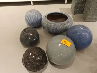 6x Diverse terracotta balle, / bloempot – kavel bij Openbare Verkopen, Waregem