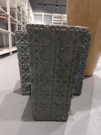 3x Vorstvrije terracotta bloempot – kavel bij Openbare Verkopen, Waregem