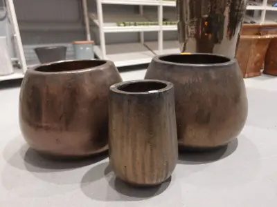 3x Vorstvrije terracotta bloempot – kavel bij Openbare Verkopen, Waregem