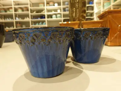 3x Vorstvrije terracotta bloempot – kavel bij Openbare Verkopen, Waregem