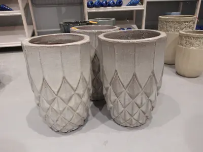 3x Vorstvrije terracotta bloempot – kavel bij Openbare Verkopen, Waregem