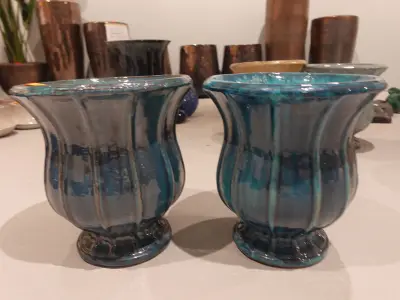 2x Vorstvrije terracotta bloempot – kavel bij Openbare Verkopen, Waregem