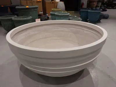 Polyester bloempot Tau – kavel bij Openbare Verkopen, Waregem