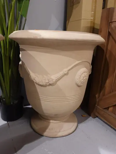 Vorstvrije terracotta bloempot – kavel bij Openbare Verkopen, Waregem