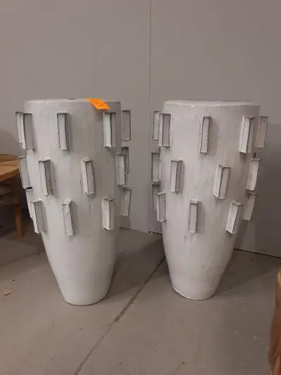 2x Vorstvrije terracotta bloempot – kavel bij Openbare Verkopen, Waregem