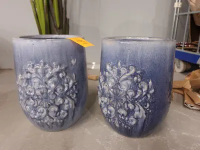 2x Vorstvrije terracotta bloempot – kavel bij Openbare Verkopen, Waregem