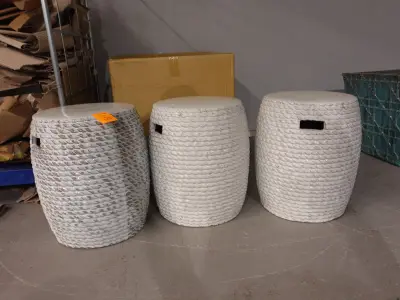 3x Terracotta poef – kavel bij Openbare Verkopen, Waregem