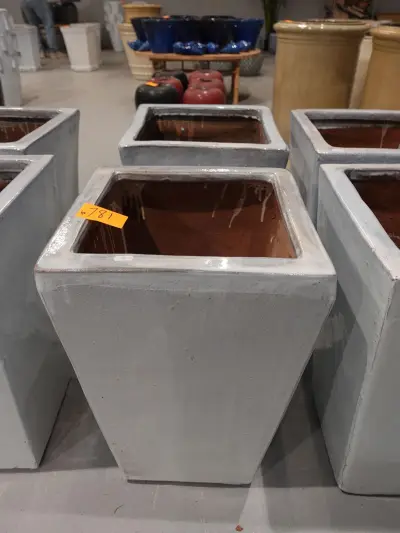 4x Vorstvrije terracotta bloempot – kavel bij Openbare Verkopen, Waregem