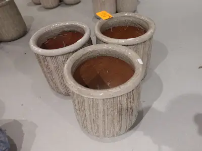 3x Vorstvrije terracotta bloempot – kavel bij Openbare Verkopen, Waregem