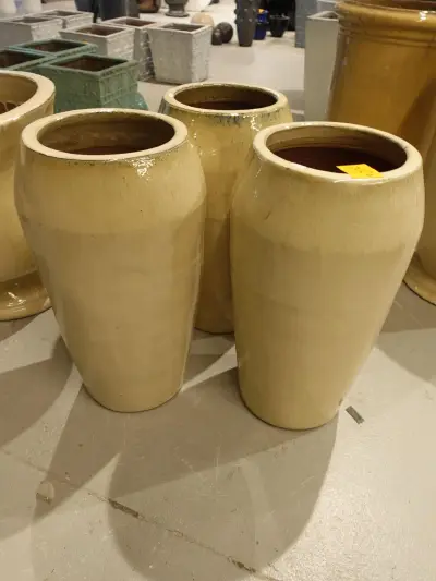 3x Vorstvrije terracotta bloempot – kavel bij Openbare Verkopen, Waregem