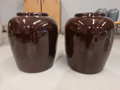 2x Terracotta bloempot – kavel bij Openbare Verkopen, Waregem