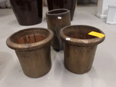 3x Vorstvrije terracotta bloempot – kavel bij Openbare Verkopen, Waregem