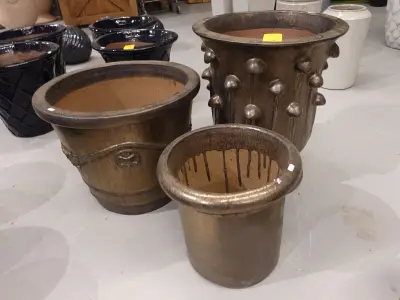 3x Vorstvrije terracotta bloempot – kavel bij Openbare Verkopen, Waregem