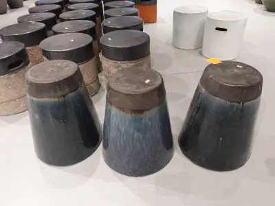 3x Terracotta poef – kavel bij Openbare Verkopen, Waregem