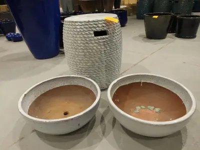 2x Vorstvrije terracotta bloempot – kavel bij Openbare Verkopen, Waregem