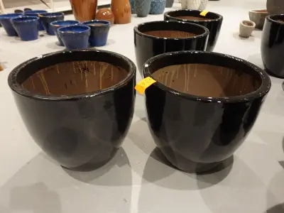 2x Vorstvrije terracotta bloempot – kavel bij Openbare Verkopen, Waregem