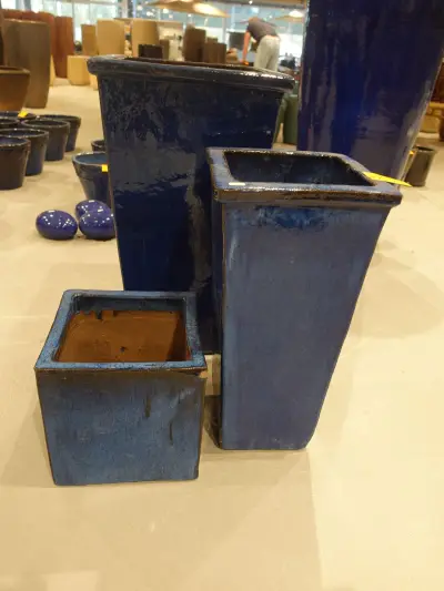 3x Vorstvrije terracotta bloempot – kavel bij Openbare Verkopen, Waregem