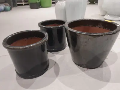 3x Vorstvrije terracotta bloempot – kavel bij Openbare Verkopen, Waregem