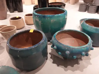 3x Vorstvrije terracotta bloempot – kavel bij Openbare Verkopen, Waregem