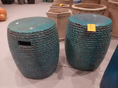 2x Terracotta poef – kavel bij Openbare Verkopen, Waregem