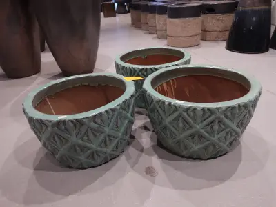 3x Vorstvrije terracotta bloempot – kavel bij Openbare Verkopen, Waregem