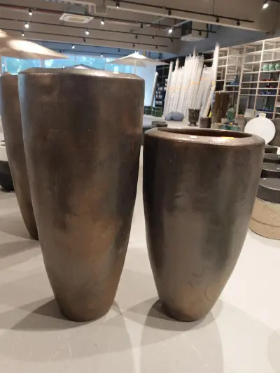 2x Vorstvrije terracotta bloempot – kavel bij Openbare Verkopen, Waregem