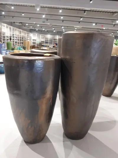 2x Vorstvrije terracotta bloempot – kavel bij Openbare Verkopen, Waregem