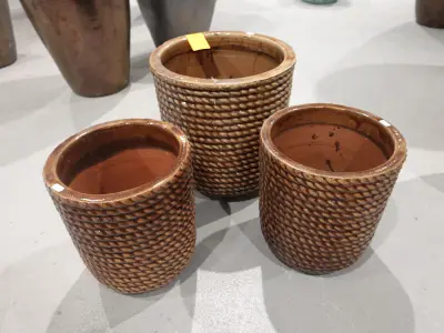 3x Vorstvrije terracotta bloempot – kavel bij Openbare Verkopen, Waregem