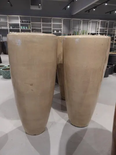 2x Vorstvrije terracotta bloempot – kavel bij Openbare Verkopen, Waregem
