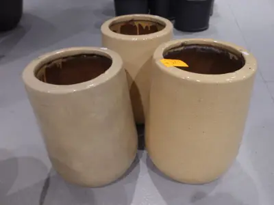 3x Vorstvrije terracotta bloempot – kavel bij Openbare Verkopen, Waregem