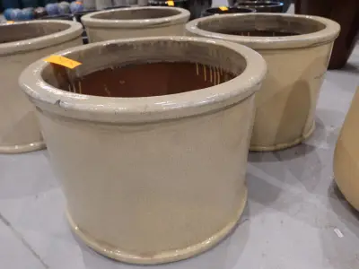 2x Vorstvrije terracotta bloempot – kavel bij Openbare Verkopen, Waregem