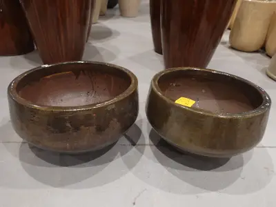 2x Vorstvrije terracotta bloempot – kavel bij Openbare Verkopen, Waregem