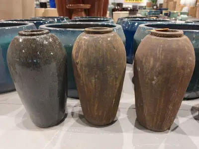 3x Terracotta vaas – kavel bij Openbare Verkopen, Waregem