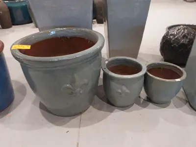 3x Vorstvrije terracotta bloempot – kavel bij Openbare Verkopen, Waregem