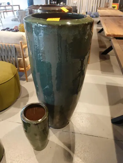 2x Vorstvrije terracotta bloempot – kavel bij Openbare Verkopen, Waregem