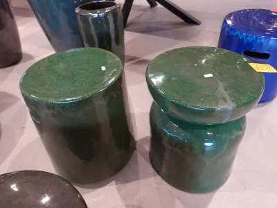 2x Terracotta poef – kavel bij Openbare Verkopen, Waregem