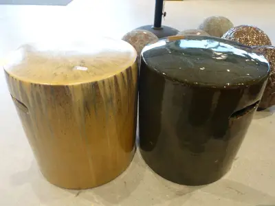 2x Terracotta poef – kavel bij Openbare Verkopen, Waregem