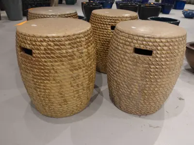 2x Terracotta poef – kavel bij Openbare Verkopen, Waregem