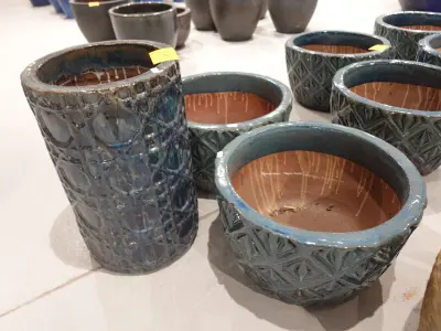 3x Vorstvrije terracotta bloempot – kavel bij Openbare Verkopen, Waregem