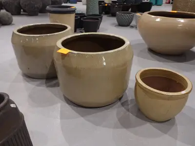 3x Vorstvrije terracotta bloempot – kavel bij Openbare Verkopen, Waregem