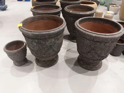 3x Vorstvrije terracotta bloempot – kavel bij Openbare Verkopen, Waregem