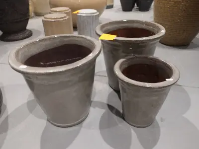 3x Vorstvrije terracotta bloempot – kavel bij Openbare Verkopen, Waregem