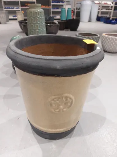 Vorstvrije terracotta bloempot – kavel bij Openbare Verkopen, Waregem