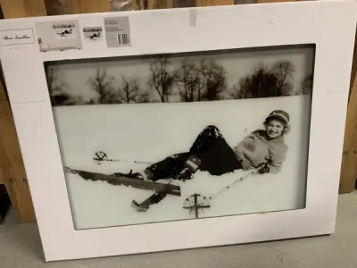 Retro glas schilderij dame op ski 60x80cm – kavel bij XL Auctions