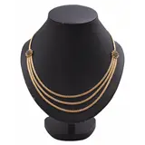 Gemattterd gouden collier,14-krt., middenstuk 3-rijig met aan beide zijde versierd met een bloemmotief bezet met saffier, 41 cm lang, bruto 32 gram – kavel bij Veilinghuis Derksen