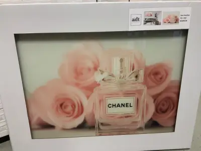 Glasschilderij Chanel parfum fles 60x80cm roze – kavel bij XL Auctions