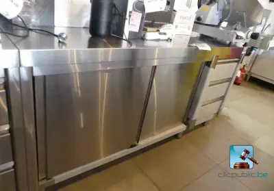 Roestvrijstalen tafel – kavel bij Clicpublic